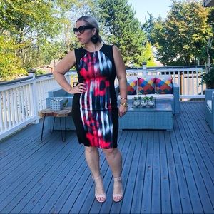 T Tahari sleeveless scuba, knee lenght dress. Sz 8